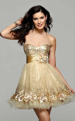 Fashion trends in prom dresses 2013: Glamour and chic